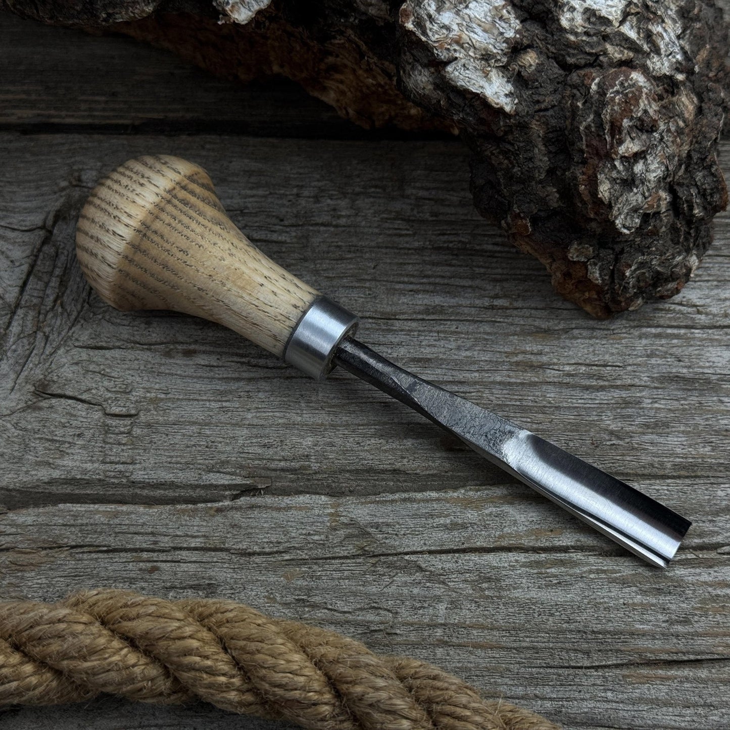 Straight Carving Gouge with Palm Handle, 5 - 12 mm (0.20 - 0.47 inches)