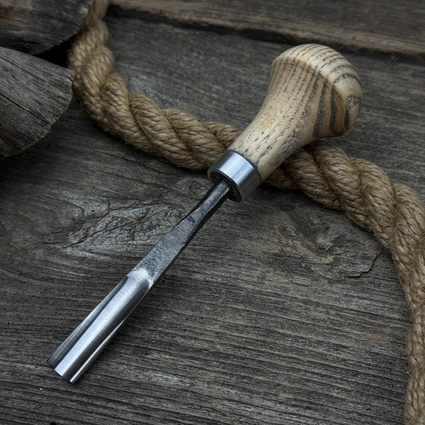 Straight Carving Gouge with Palm Handle, 5 - 12 mm (0.20 - 0.47 inches)