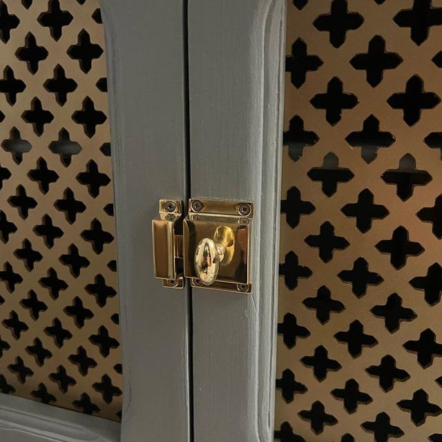 Cabinet Latch - Unlacquered Brass Polished - Stylentdecor - Little Red General Store