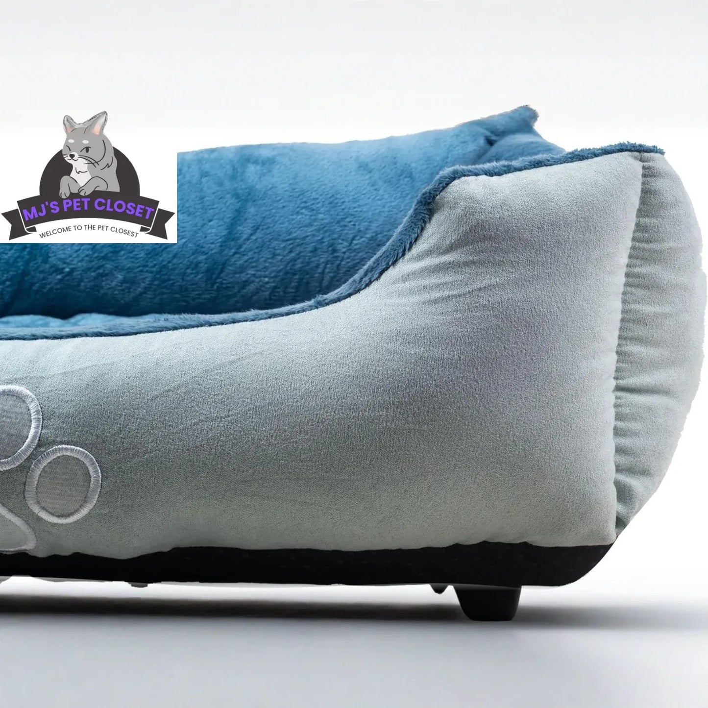 Upgrade your furry friend's comfort with our Medium Orthopedic Rectangle Bolster Pet Bed in Blue! 🐾💙 Perfect for restful naps and support!