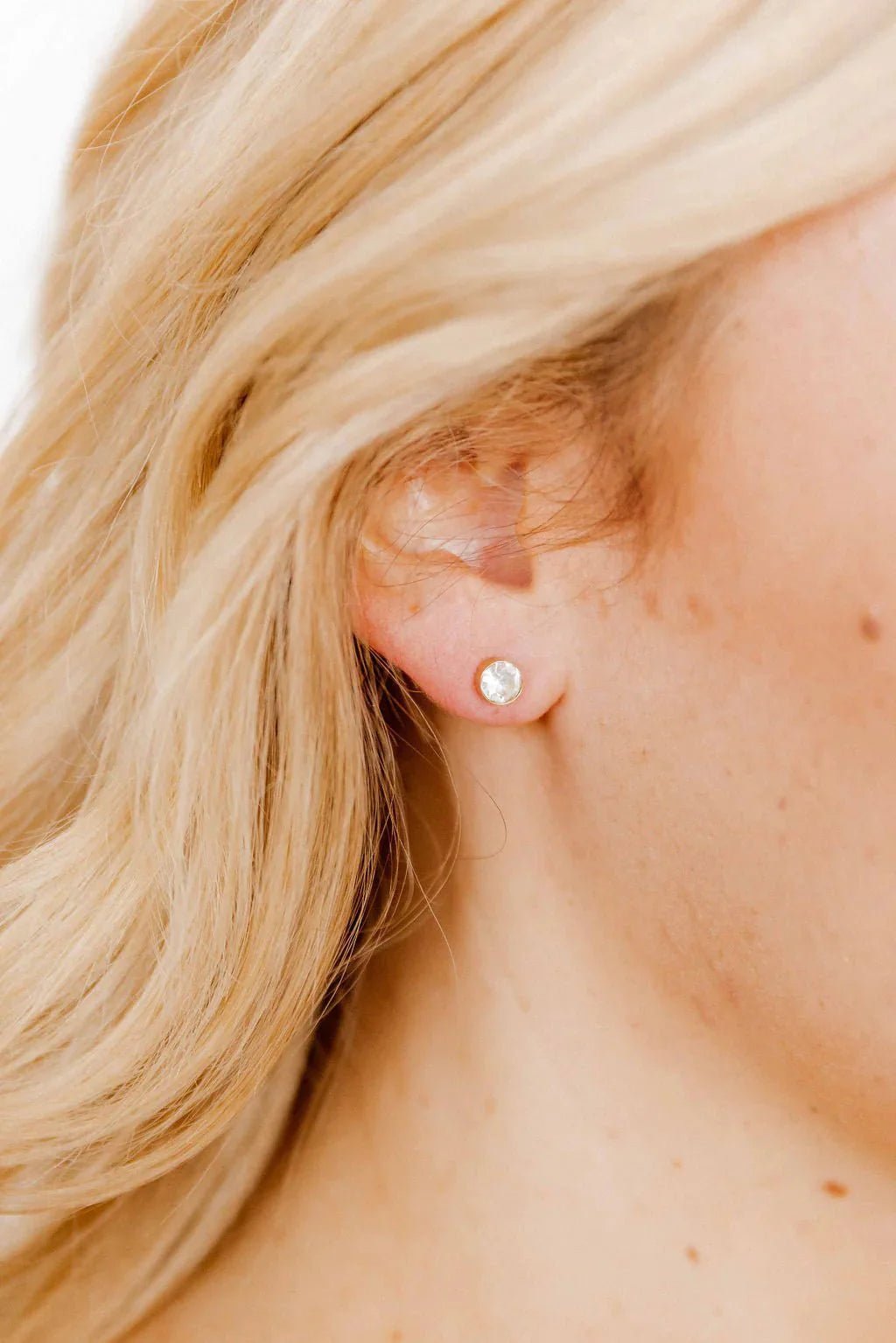 Juliet Clear Screwback Stud Earrings - YellowBrickRoad - Little Red General Store